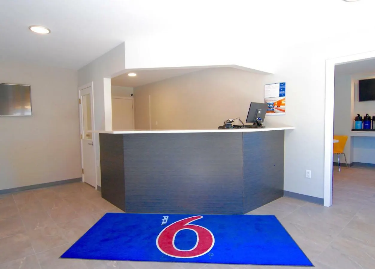 Hotel Motel 6-Saanichton, Bc - Victoria Airport